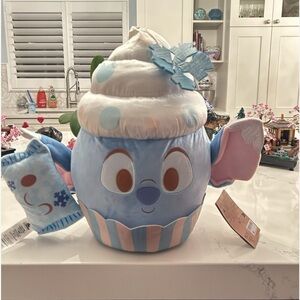 Disney Munchlings | Snowflake Cupcake Stitch with Sprinkles| NWT